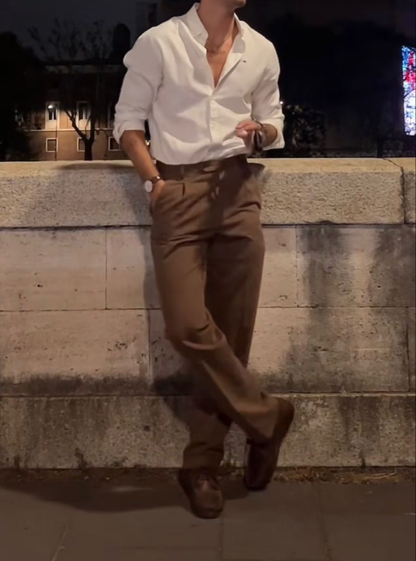Camisa blanca con pantalón de vestir